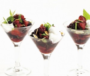 621319-B-rsallad_med_syrlig_s-s-barsallad_syrlig_B